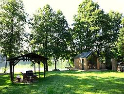 Holiday Home on the Lake Shore, Sauna, Jacuzzi