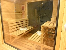 Holiday Home on the Lake Shore, Sauna, Jacuzzi