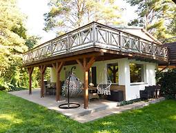 Holiday Home on the Lake Shore, Sauna, Jacuzzi