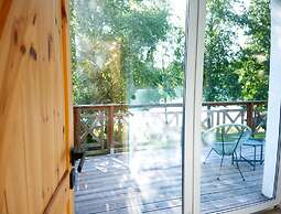 Holiday Home on the Lake Shore, Sauna, Jacuzzi