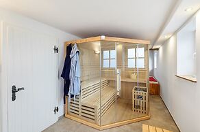 Eppe Timbered Retreat