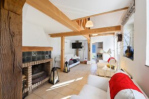 Eppe Timbered Retreat