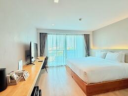 The Horizon Groove Hotel