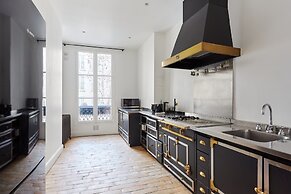 Sublime 3 Bedroom Flat Palais Royal Bourse