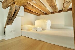 Superb Apartment Le Marais Center of Paris
