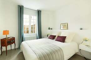 Superb Terrace Apart Champs Elysees Eiffel Tower