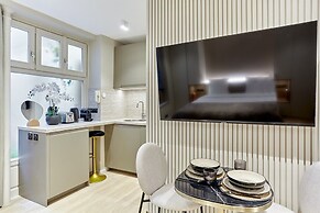 Sublime and new Studio Center of Paris