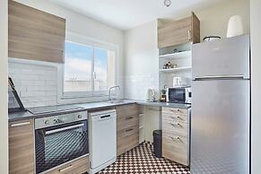 2 Bedroom Flat Centre de Paris - Eiffel Tower View