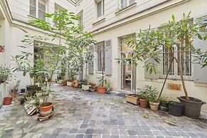 Superb Apartment Louvre Saint Honorer