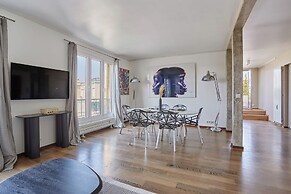 Very Nice Apartment With Terrace Neuilly