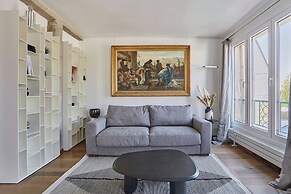 Very Nice Apartment With Terrace Neuilly