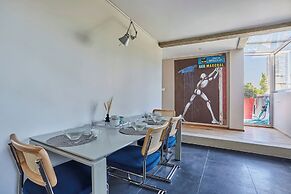 Very Nice Apartment With Terrace Neuilly