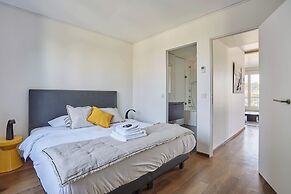 Very Nice Apartment With Terrace Neuilly
