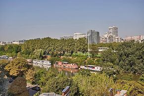 Very Nice Apartment With Terrace Neuilly
