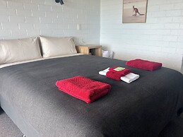 61 OCEAN ROAD MOTEL