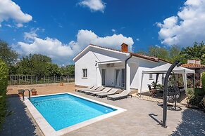 Pool House Kristina