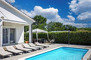 Pool House Kristina