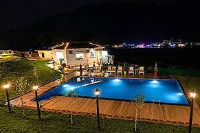 Aqua Tree Resort