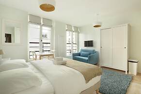 Charming Flat With AC - Center of Paris