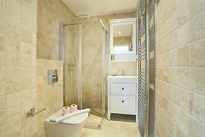 Charming Flat With AC - Center of Paris