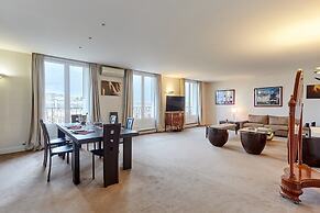 Superb Arc de Triomphe Apartment