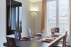 Superb Arc de Triomphe Apartment