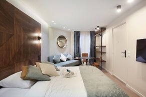Modern Suite Center of Paris Montmartre