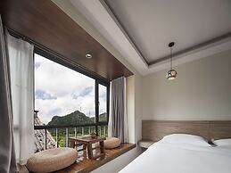 Castle peak yard Inn Guilin