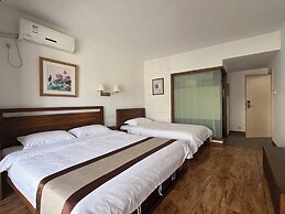 Castle peak yard Inn Guilin