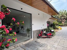 Castle peak yard Inn Guilin