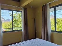 Castle peak yard Inn Guilin
