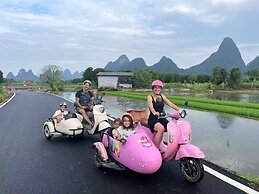 Castle peak yard Inn Guilin