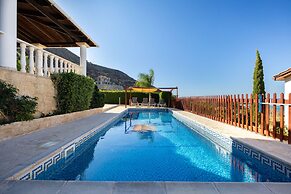 Pomos Harbour View Villa