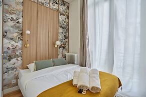 Superb Apartment on the Champs Elysees