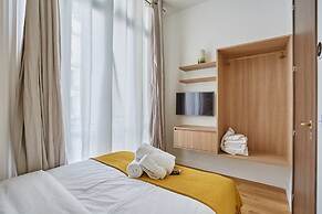 Superb Apartment on the Champs Elysees