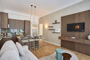 Superb Apartment on the Champs Elysees