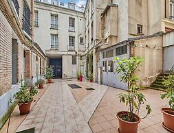Charming Apartment Center of Paris by Studio Prestige