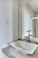 Superb Arc de Triomphe Apartment
