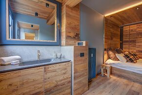 Simona Luxury Apartment few Steps From sk