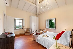 Amazing Panoramic Villa La Poggiola