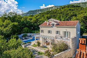 Nature Villa Frangipane With Pool