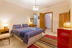 Magnificent Sunny Seafront Apart Sliema