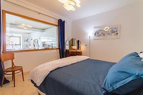 Magnificent Sunny Seafront Apart Sliema