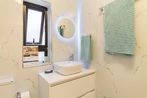 Magnificent Sunny Seafront Apart Sliema