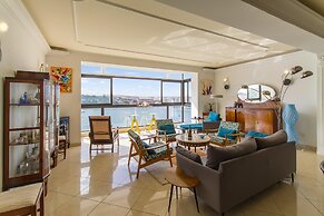 Magnificent Sunny Seafront Apart Sliema