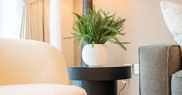 Downtown Luxe 1BR Vibes at Grande