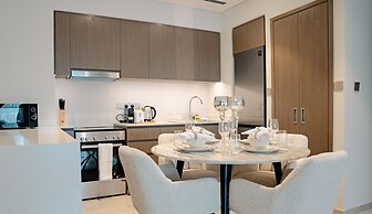 Downtown Luxe 1BR Vibes at Grande