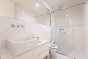 Bombarda 250 by LovelyStay