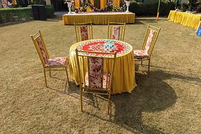 Royal Mansion Lawns