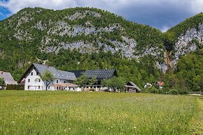Domačija Log v Bohinju